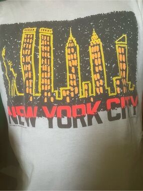 Vintage 1990 New York City Skyline Graphic Short Sleeve Tee - White